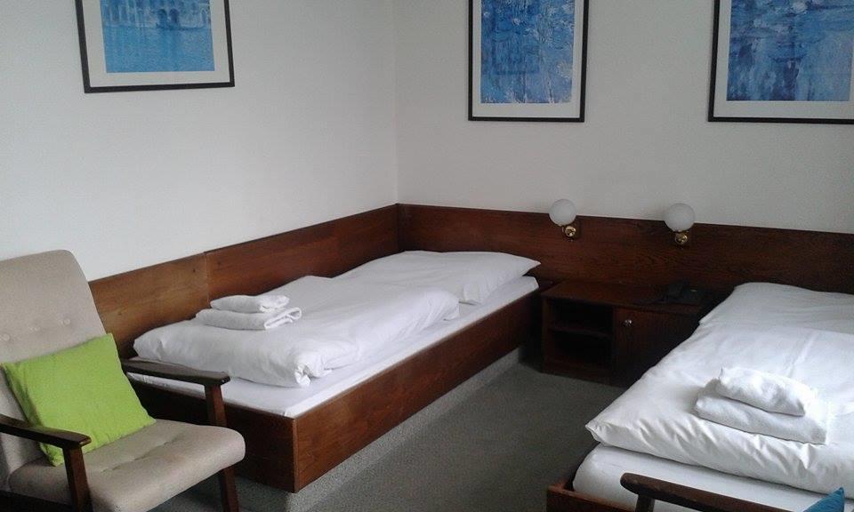 Hotel Saloon Zlín Cameră foto